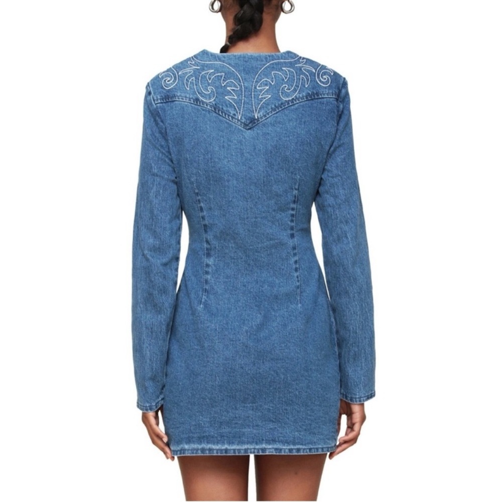NWT Avec Les Filles western snap up Blue Denim mini Dress Embroidered Design - Picture 9 of 9